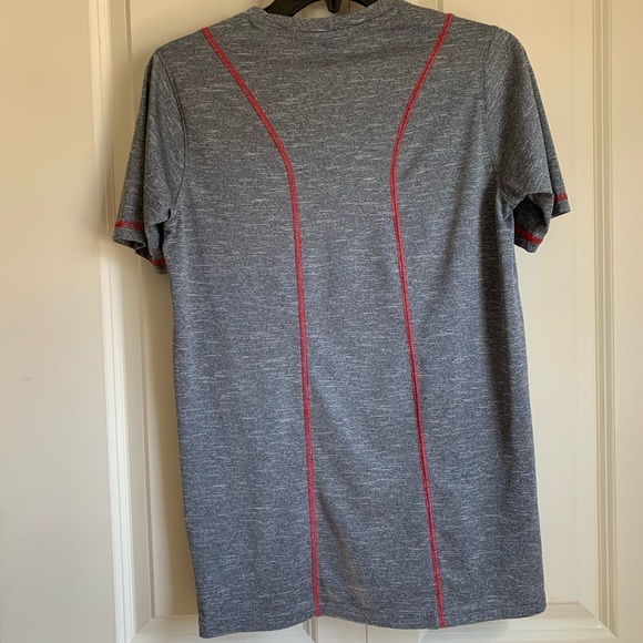 🦩Two Chicago Blackhawk Shirts - Picture 3 of 6